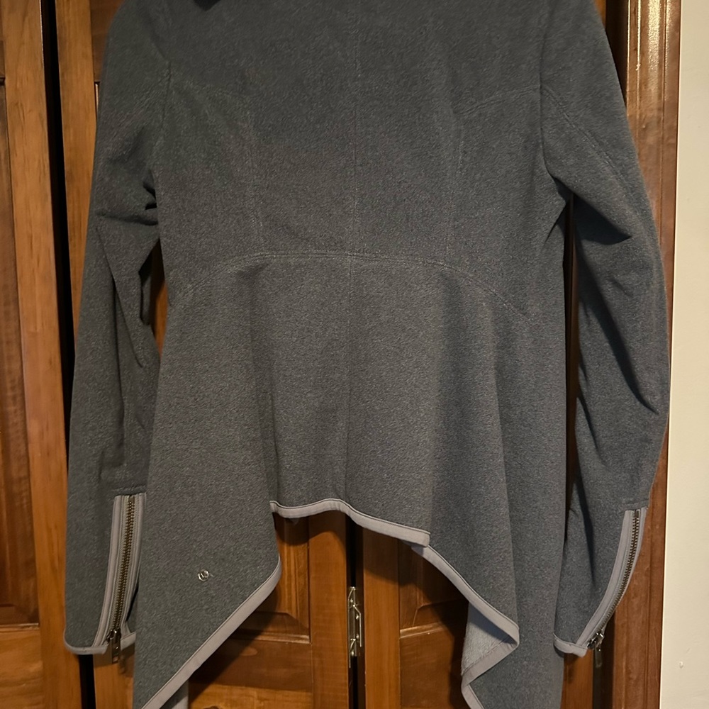 Lululemon Versatile Jacket - image 3